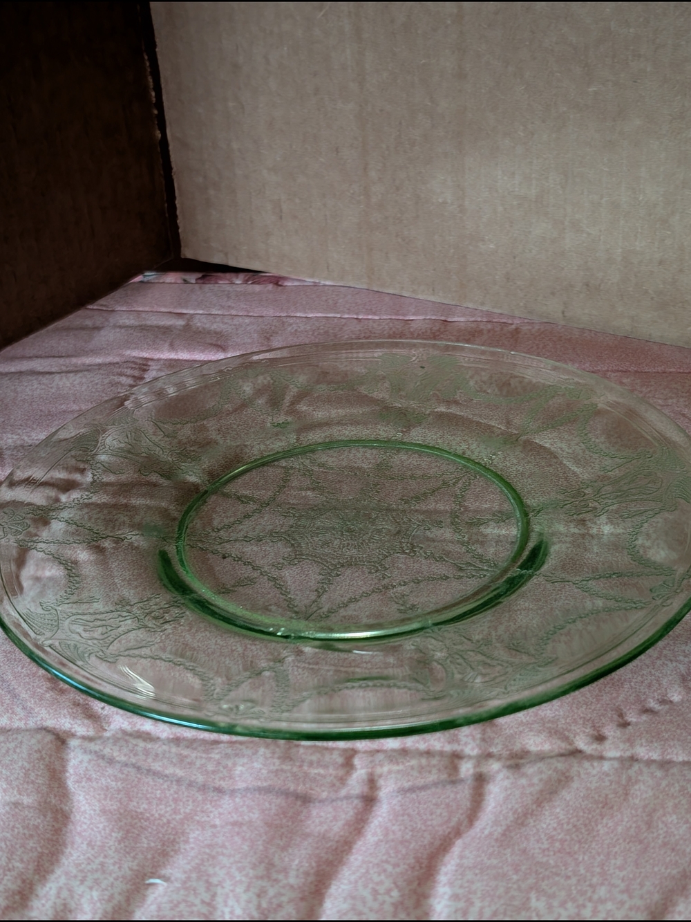 Uranium Glows 💚 Vintage-Style Pressed Uranium Glass Dinner Plate